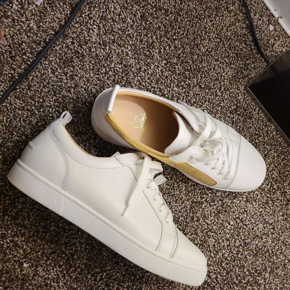 Christian Louboutin - Picture 2 of 4